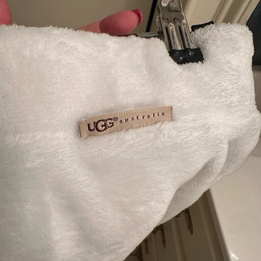 UGG White Fleece Outerwear - Picture 4 of 5